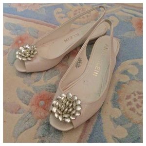 ⚜️Anne Klein⚜️ Blush Floral Dress Flats